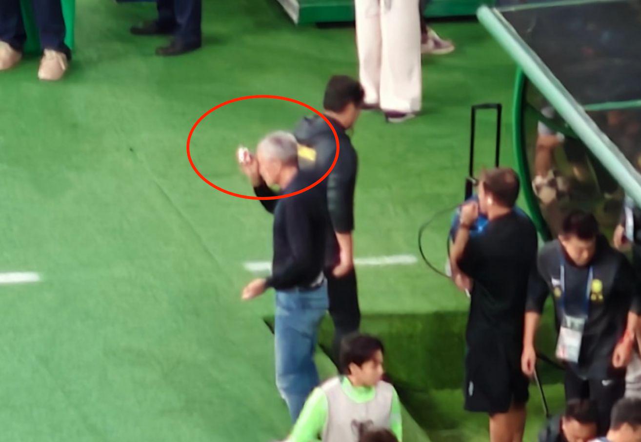 恩加德乌一, 手失误