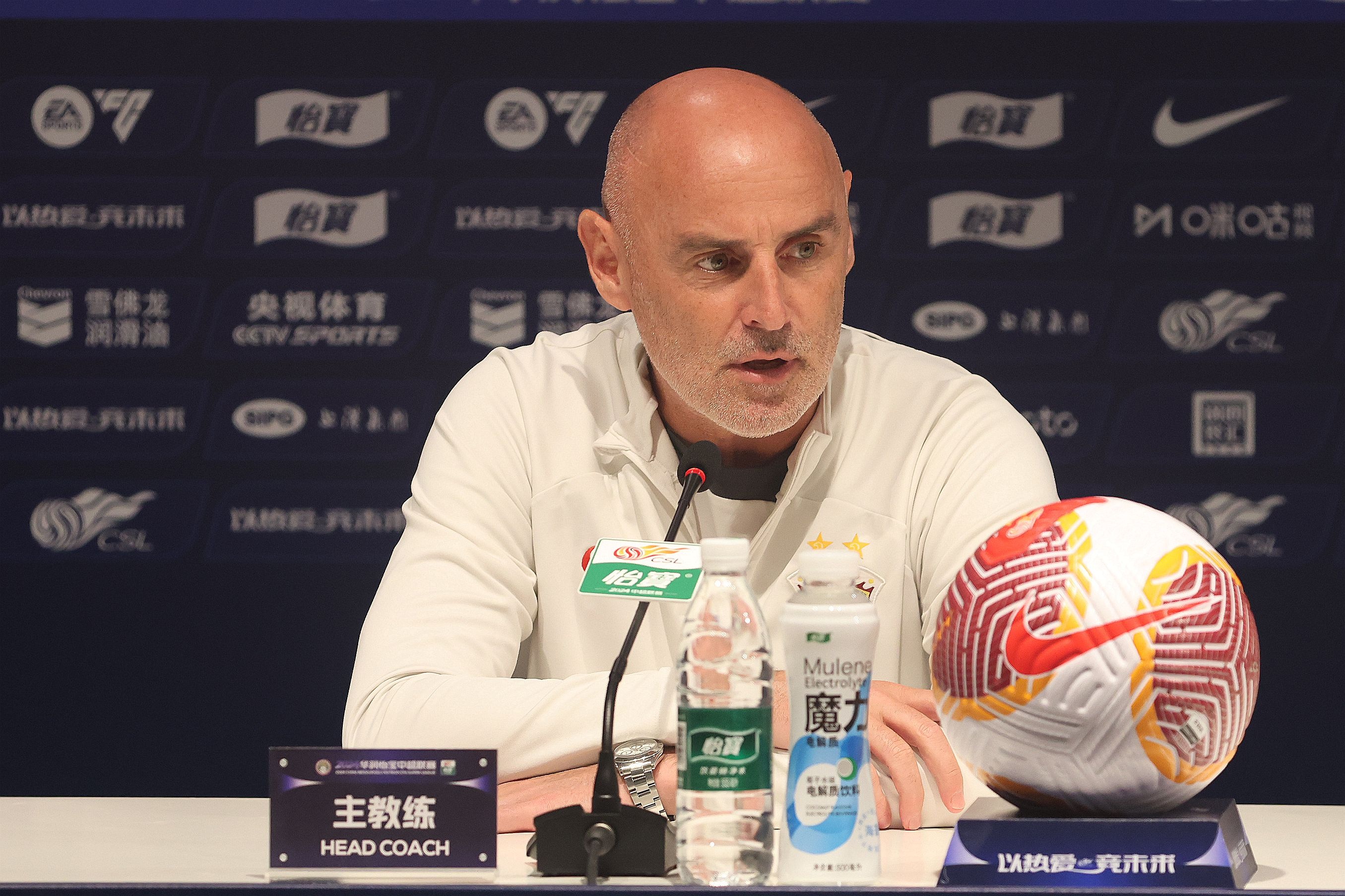 靠前还是靠, 表现 靠前还是靠, 表现