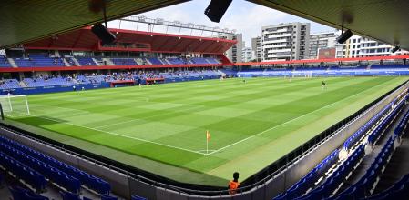 巴萨俱乐部, 育场能否成 巴萨俱乐部, 育场能否成