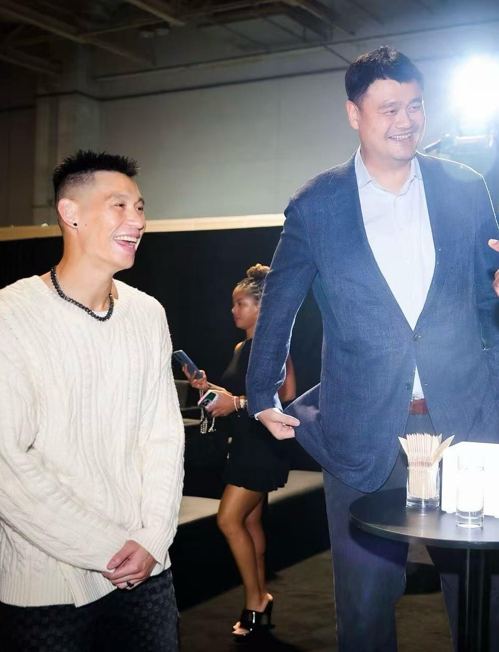 姚明, AA, src 姚明, AA, src