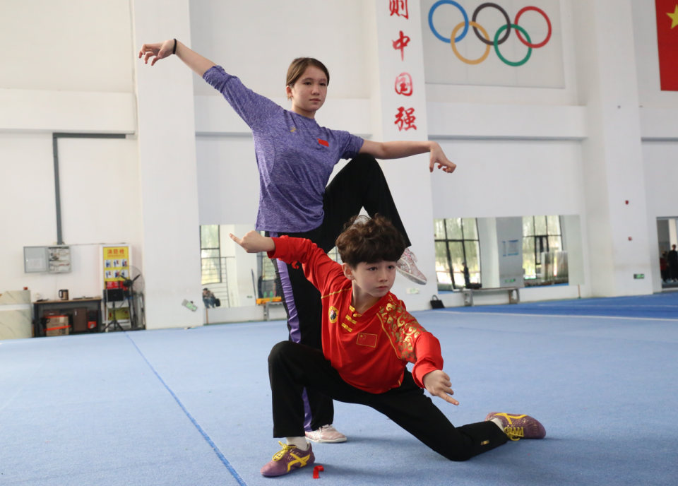 姐弟俩的技, EE 姐弟俩的技, EE